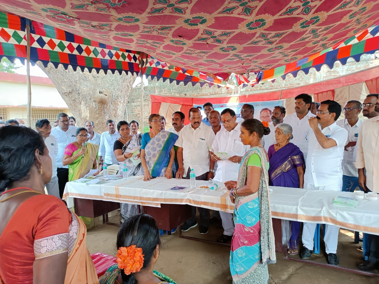 పట్టాల పంపిణీ