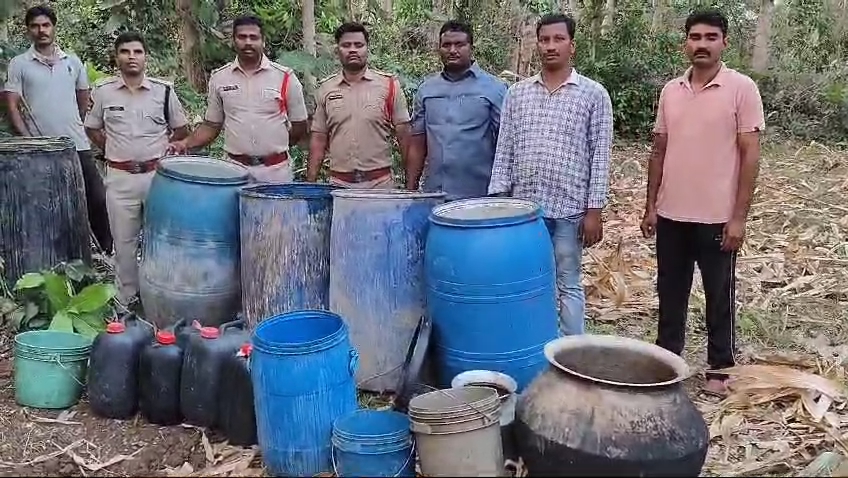 సారా తయారీ కేంద్రాల ధ్వంసం