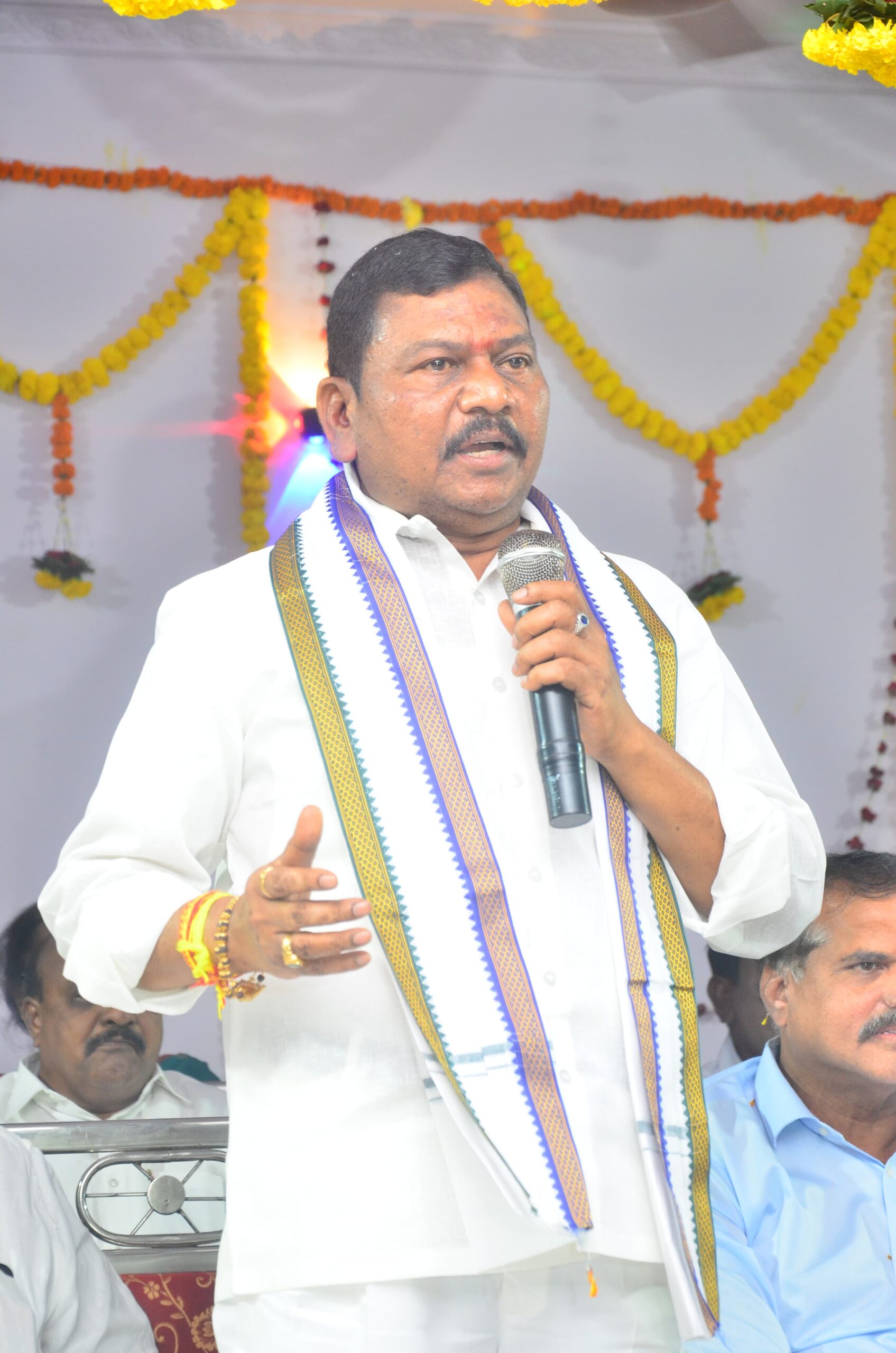 పల్లెలో వైసిపి పండగ
