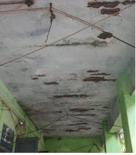 శిథిలావస్థలో చీపురుపల్లి ఎమ్మార్వో ఆఫీస్