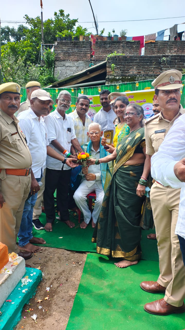 బంగారమ్మ కాలనీ గ్రంథాలయంలో స్వాతంత్ర దినోత్సవ వేడుకలు