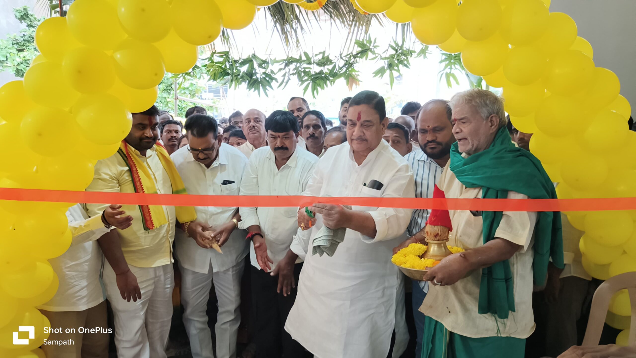 తెలుగుదేశం పార్టీ కార్యాలయ ప్రారంబోత్సవ కార్యక్రమంలో నియోజకవర్గ శాసన సభ్యులు శ్రీ కిమిడి కళావెంకటరావు