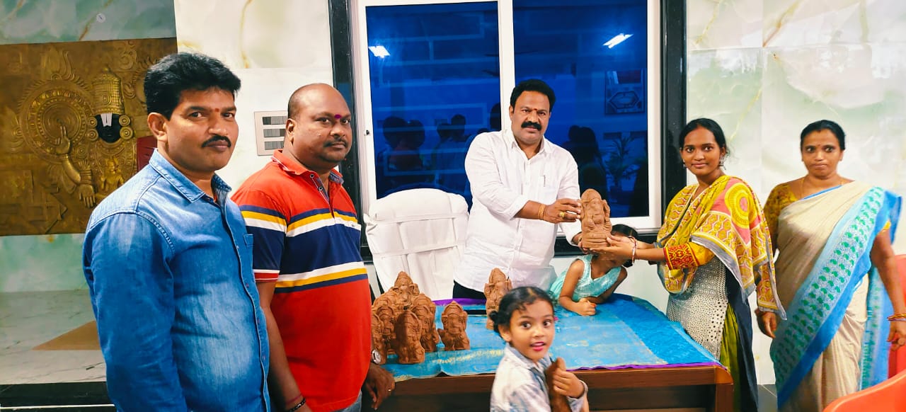 పర్యావరణ పరిరక్షణ కోసం మట్టివినాయక నే పూజించాలి – జడ్పీటీసీ వలిరెడ్డి