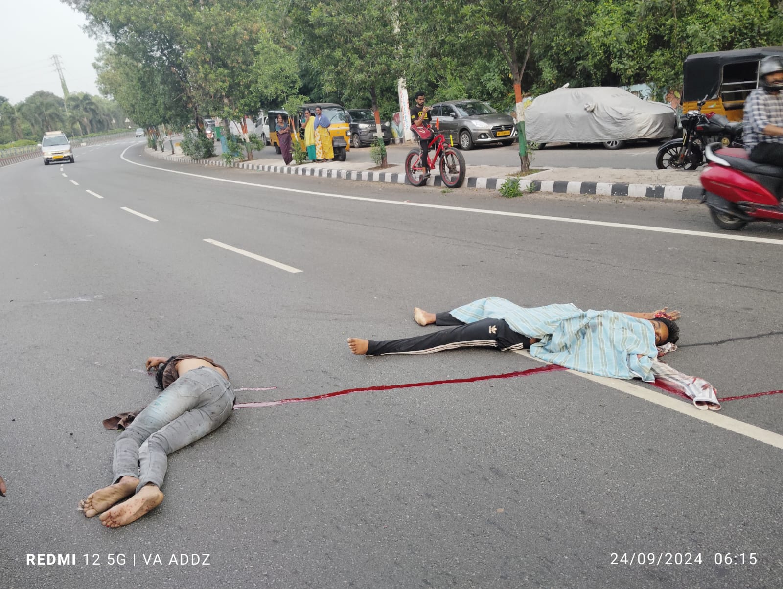 జాతీయ రహదారిపై రోడ్డు ప్రమాదం. ఇద్దరు యువకులు మృతి. ఒకరికి గాయాలు