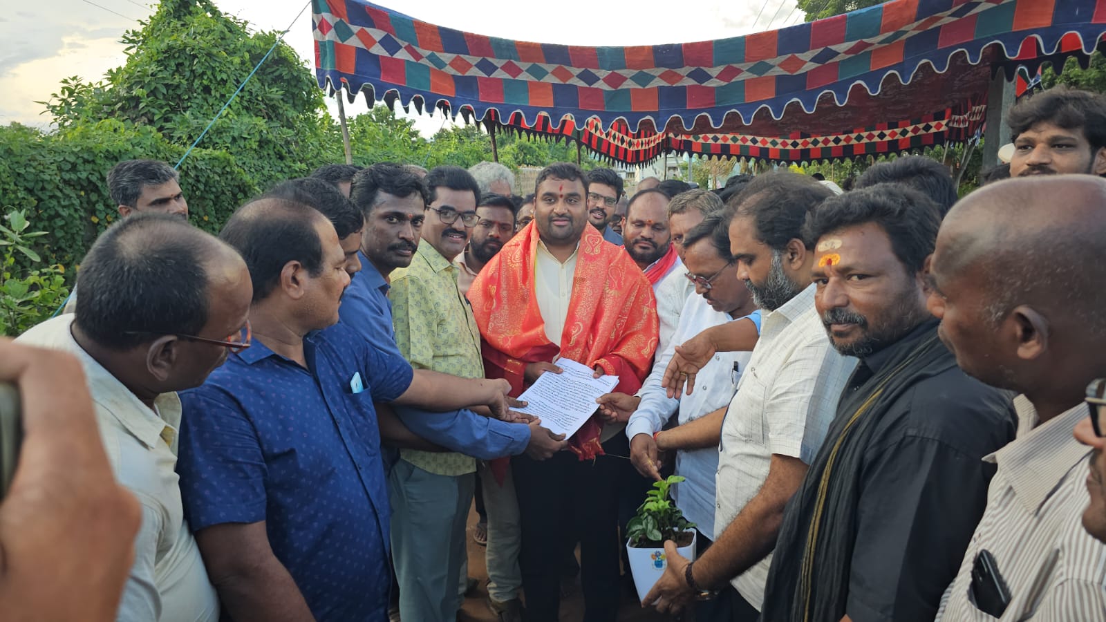 గరివిడి రైల్వే ట్రాక్ అండర్ బ్రిడ్జి నిర్మాణం చేపట్టాలి.