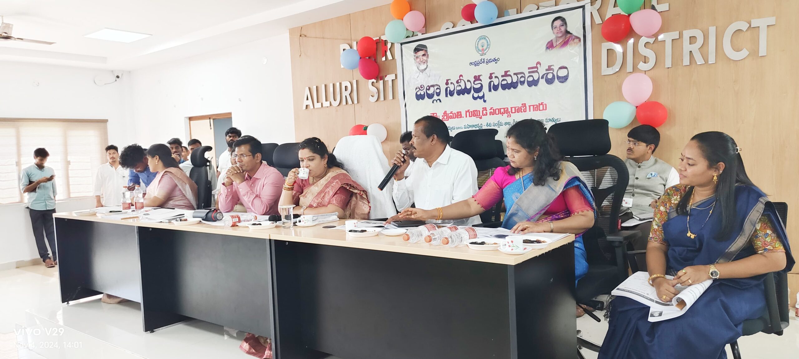 గిరిజన ప్రాంతంలో 100% ఉపాధ్యాయ ఉద్యోగ అవకాశాలు గిరిజనులకే కల్పించాలని అల్లూరి జిల్లా ఇంచార్జీ మంత్రి గారికి వినతి పత్రం అందజేసిన అరకు నియోజకవర్గం శాసన సభ్యులు రేగం మత్స్యలింగం