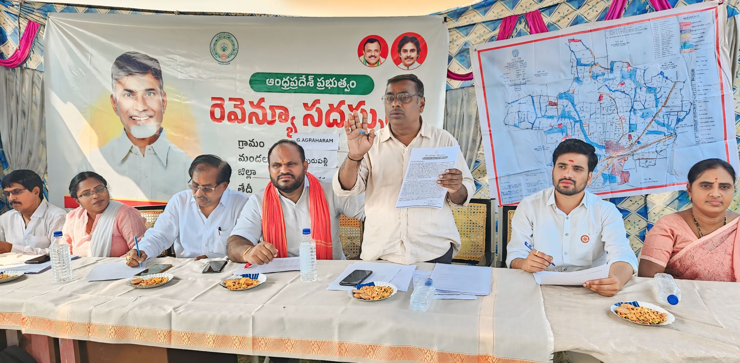 రెవెన్యూ సదస్సులో వినతులను స్వీకరిస్తున్న కూటమి ప్రభుత్వం