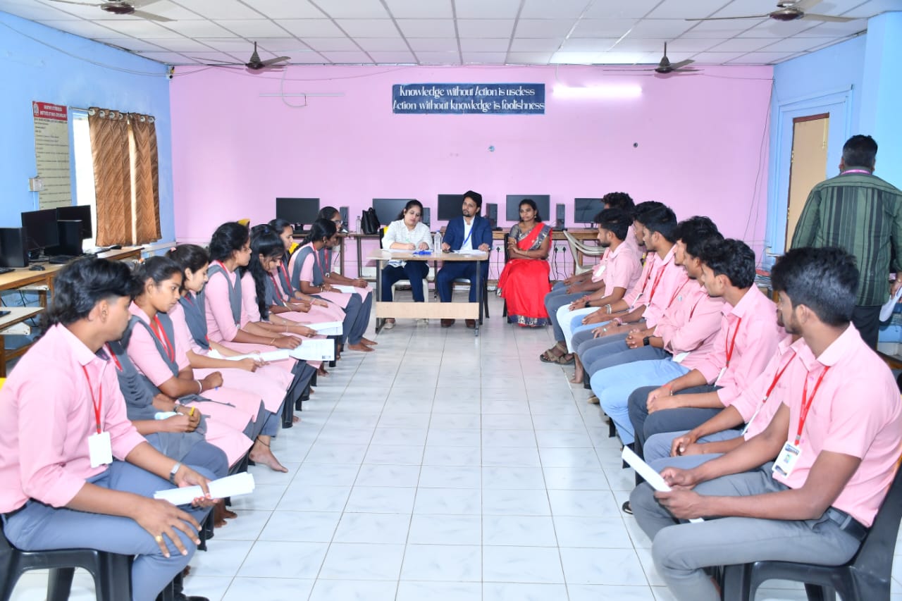 అవంతీస్ సెయింట్ థెరిస్సా ఇంజినీరింగ్ కాలేజీలో బి.టెక్ విద్యార్థులకు ప్రాంగణ ఎంపికలు