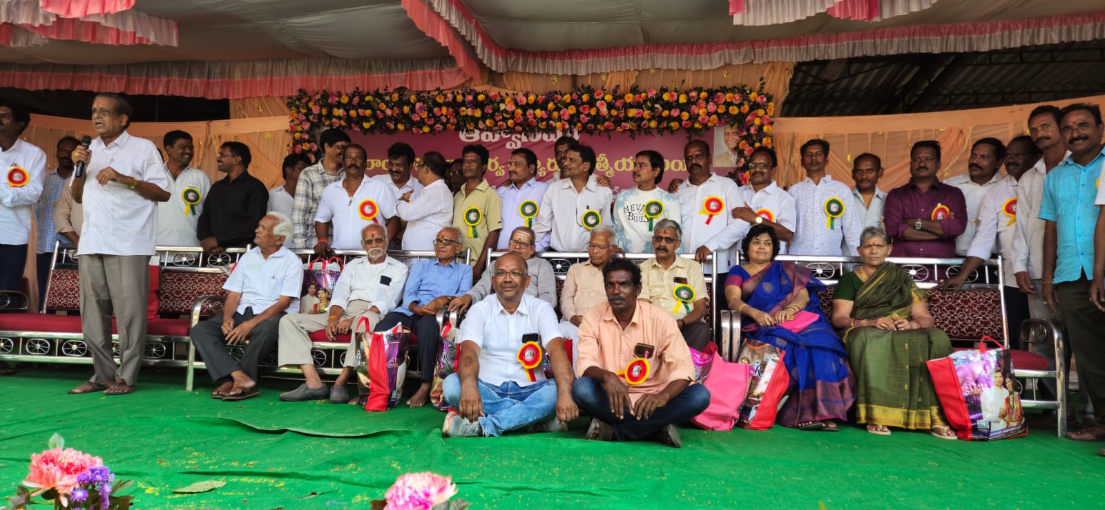 పూర్వ విద్యార్థుల,  “అపూర్వ సమ్మేళనం” సాక్షిగా  బడిమిత్రుల సేవా ట్రస్ట్ కు శ్రీకారం