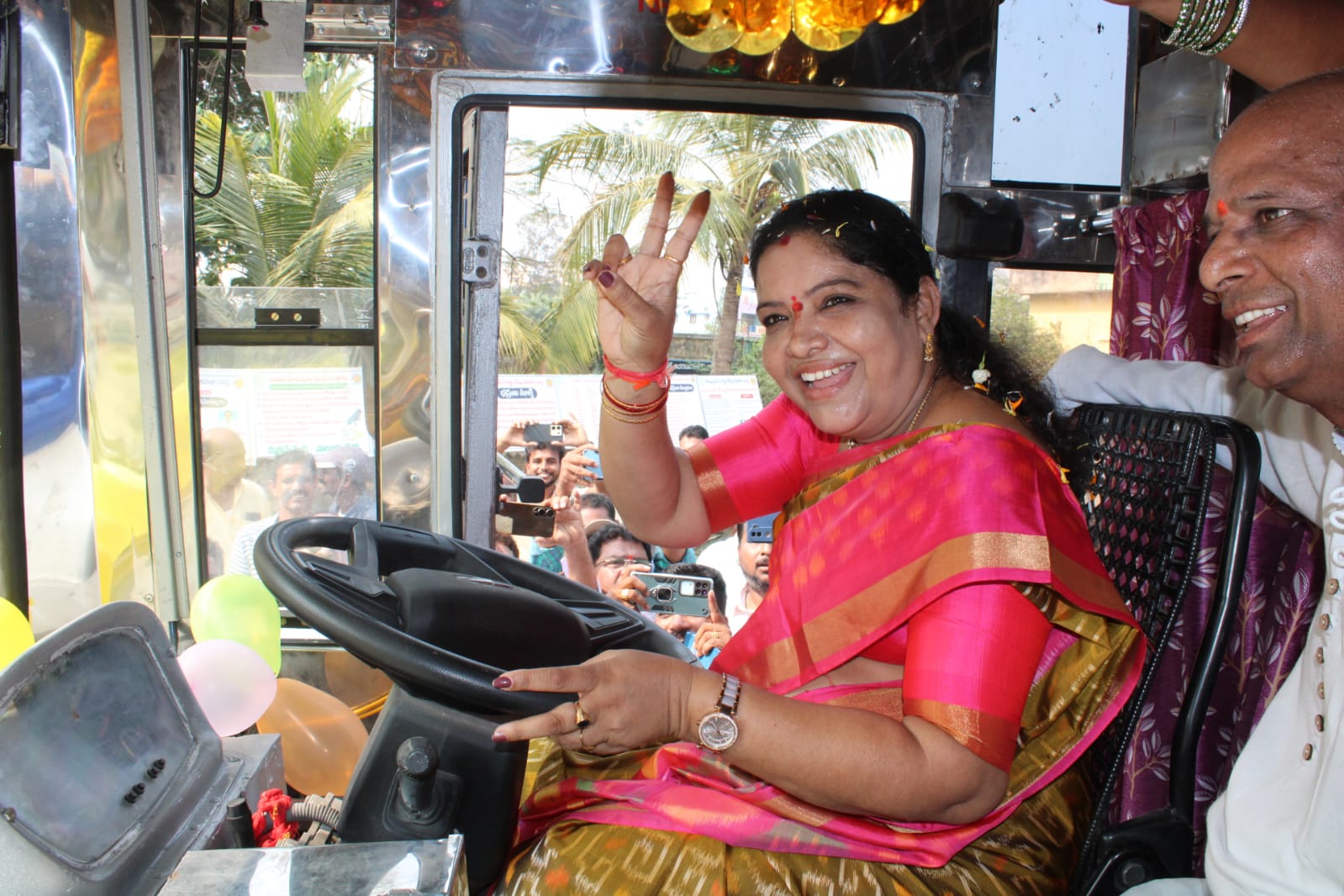 సాలూరు RTC కాంప్లెక్స్ వద్ద నూతన బస్సుల ప్రారంభోత్సవం: