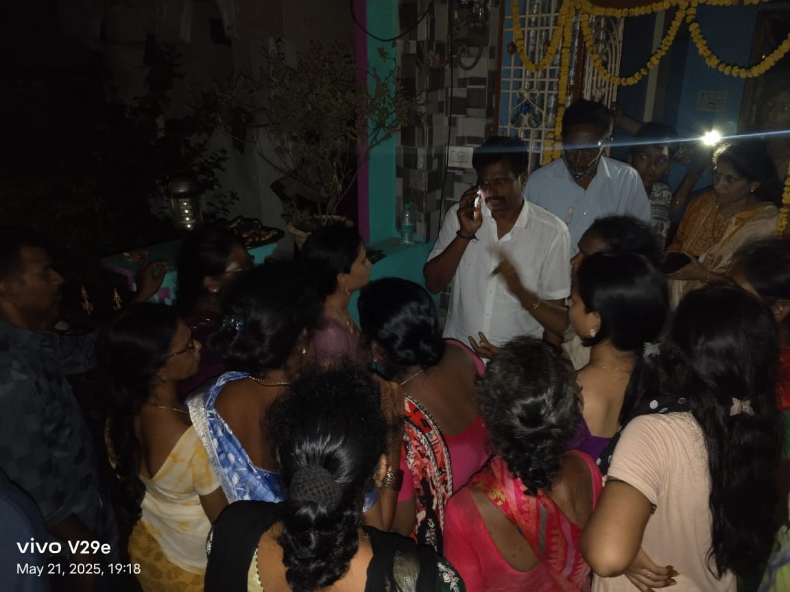 సాలూరులో పండగ పూట చీకటి : రోడ్డుపై ప్రజల పోరాటం!