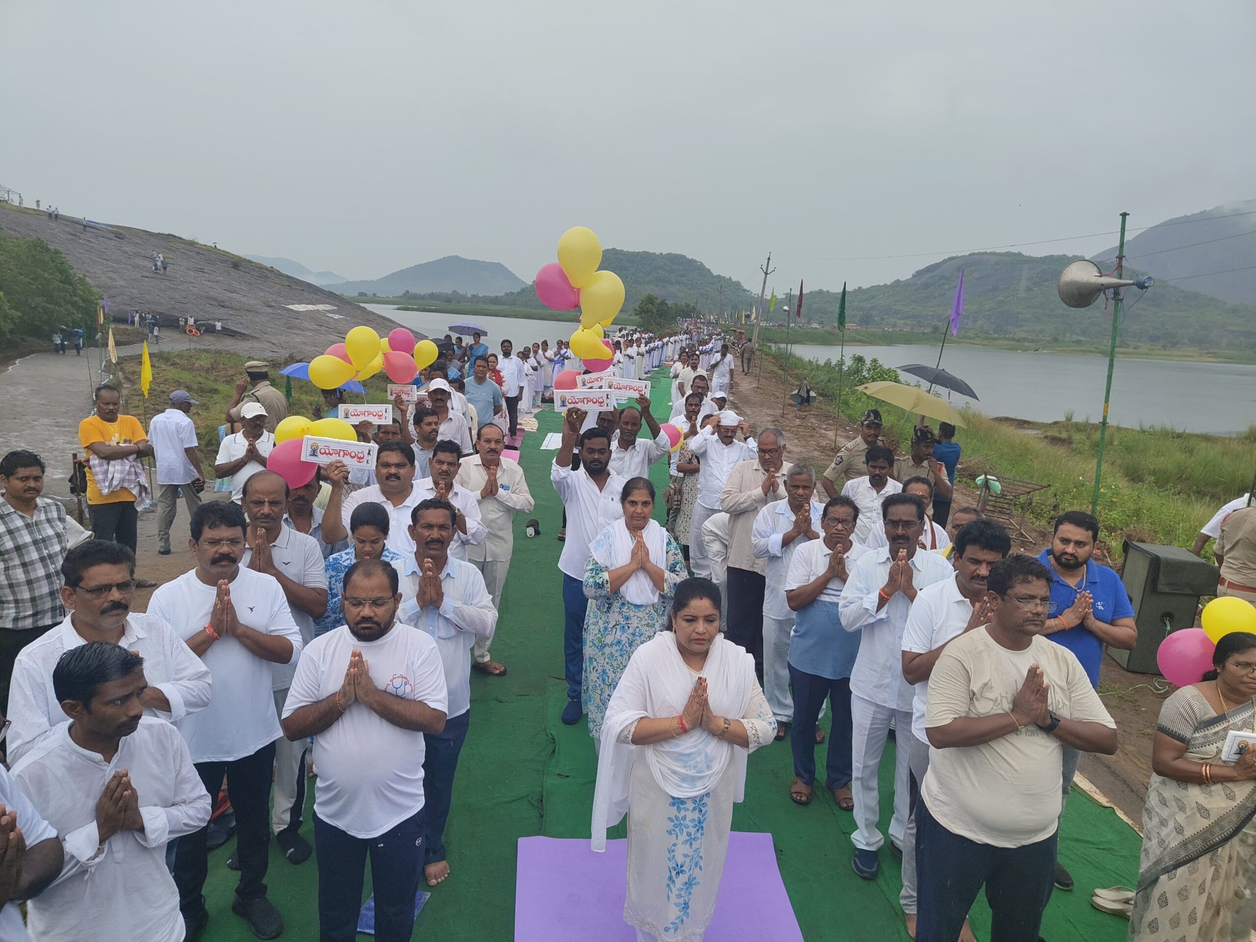 ఏనుగు కొండ దగ్గర నిర్వహించిన యోగాంధ్ర కార్యక్రమం