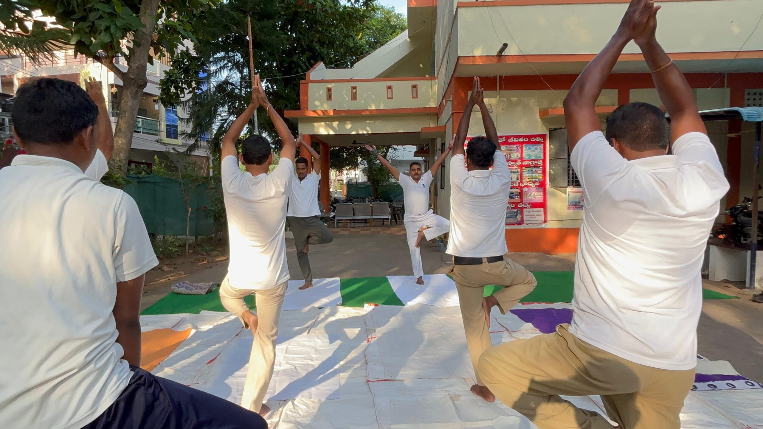 సాలూరు పట్టణ పోలీస్ స్టేషన్లో యోగ డే