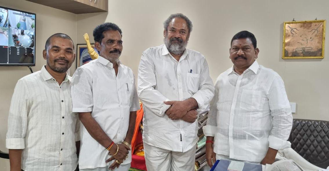 మాజీ డిప్యూటీ సీఎం రాజన్నదొర ని కలిసిన సినీ నటుడు,దర్శకుడు,నిర్మాత పీపుల్స్ స్టార్ట్ ఆర్.నారాయణ మూర్తి
