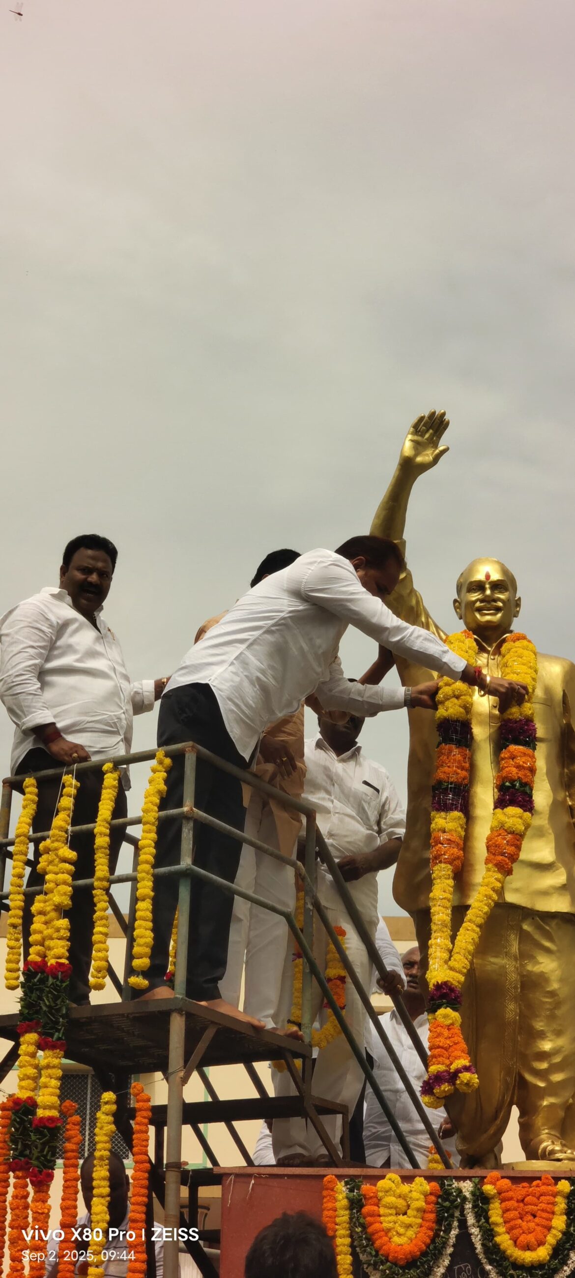 వైఎస్సార్ – తెలుగు ప్రజల గుండె చప్పుడు