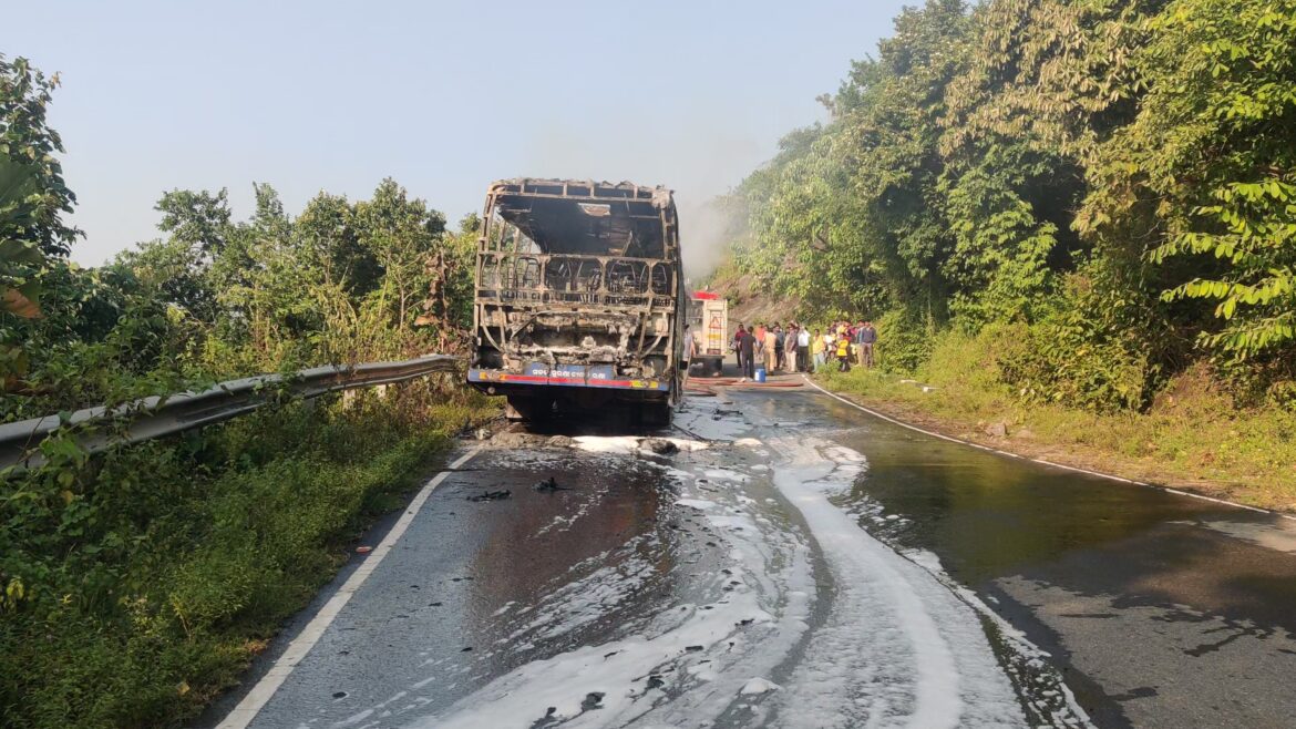 ఘాట్ రోడ్డు లో బస్సు దగ్దం