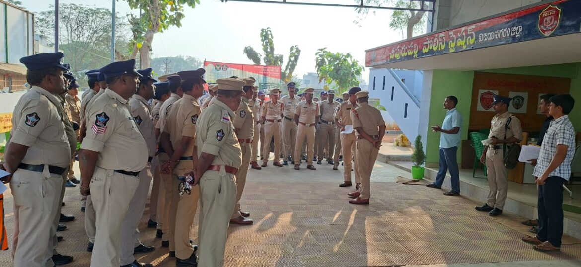 చీపురుపల్లి లో నాకాబందీ కండక్ట్