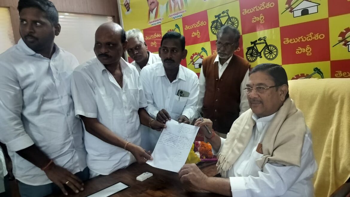 తెదేపా కార్యాలయంలో ఘనంగా నిర్వహించిన గ్రీవెన్స్ డే – ప్రజా సమస్యల పరిష్కారమే నా ప్రథమ కర్తవ్యం: కిమిడి కళావెంకటరావు గారు