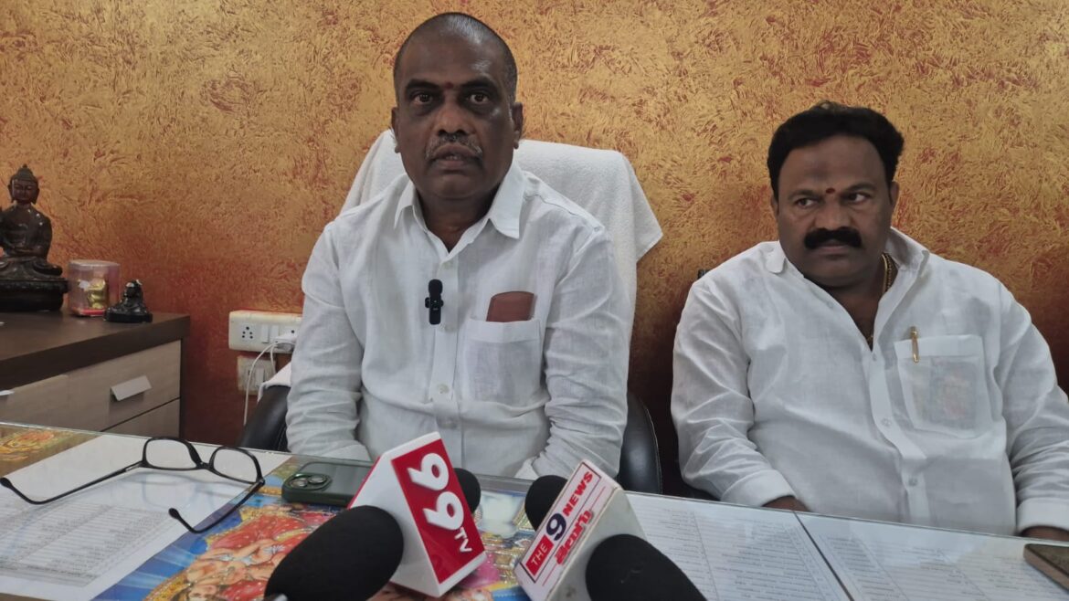 మానాయకులు మీద విమర్శలు కాకుండా నియోజకవర్గం సమస్యలు మీద ద్రుష్టి పెట్టండి