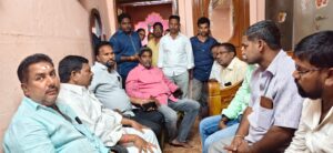 బి.శ్రీనివాస్ రావు&nbsp; నివాసానికి వెళ్లి ఆయనను, ఆయన కుటుంబాన్ని పరామర్శించిన రాజన్న