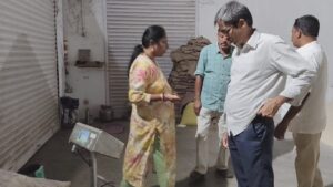 కంచె చేను మేస్తే