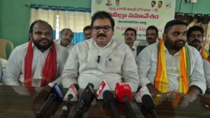 చీపురుపల్లి నియోజకవర్గం లో పర్యటన కొమ్ము పట్టాభిరామ్