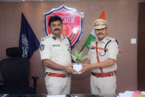 పోలీస్ స్టేషనుకు వచ్చే మహిళల సమస్యలను చట్ట పరిధిలో పరిష్కరించాలి