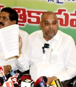 ఉమ్మడి ఆంధ్రప్రదేశ్ లో ఉత్తరాంధ్రకి స్వర్గీయ వైఎస్ రాజ శేఖర్ రెడ్డి బాటలు వేశారు
