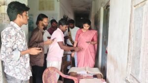 మక్కువ తహసీల్దార్ కార్యాలయంలో రెవెన్యూ రికార్డుల డిజిటలైజేషన్ పనులను పరిశీలించిన ఆర్డీవో