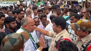 AP Gen-Z WAR నిరసన ర్యాలీని అడ్డుకున్న పోలీసులు*