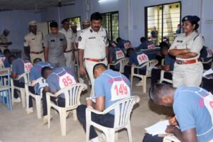 ట్రైనీ కానిస్టేబుళ్లకు పారదర్శకంగా తుది పరీక్షలు విజయనగరం జిల్లా ఎస్పీ ఏఆర్ దామోదర్, ఐపీఎస్