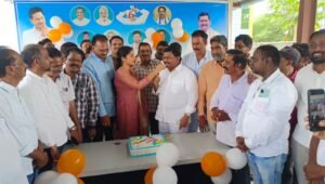 సాలూరులో ఘనంగా చిన్న శ్రీను జన్మదిన వేడుకల్లో పాల్గొన్న సిరి సహస్ర