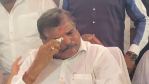 వైసీపీ సీనియర్ నేత, ఎమ్మెల్సీ బొత్స సత్యనారాయణ కంటతడి