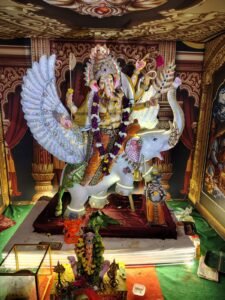 ఐరావతంపై గణనాథుడు.. ఆయుధాల వైభవంతో అలరిస్తున్న స్మైలీ బ్యాచ్ వినాయకుడు!