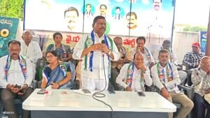 ప్రతి కార్యకర్త సైనికుల పనిచేసి పార్టీ విజయాన్ని కృషి చెయ్యాలి :మాజీ మంత్రి  పీడిక రాజన్న దొర కోరారు