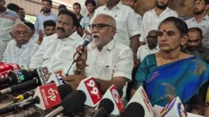 మాజీ మంత్రి, ప్రతిపక్ష నేత బొత్స సత్యనారాయణ స్వంత నియోజకవర్గం లో మూకుమ్మడి రాజీనామాలు