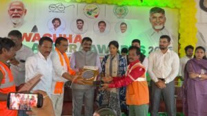 గాంధీ కలల పరిశుభ్ర భారతానికి సాలూరు అడుగు.. స్వచ్ఛతకు ఎనిమిది పురస్కారాల మకుటం